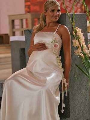 Kismama menyasszonyi ruha - Júlia Esküvői Ruhaszalon
