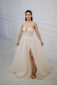 Menyasszonyi ruha - Júlia Esküvői Ruhaszalon