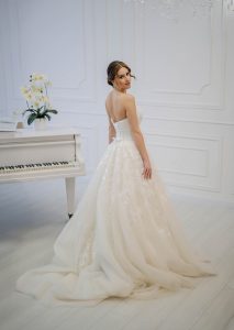 Menyasszonyi ruha - Júlia Esküvői Ruhaszalon