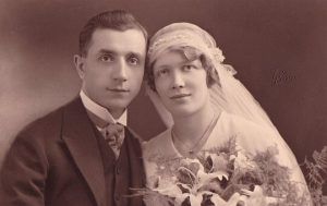 Múlt századi esküvői kép